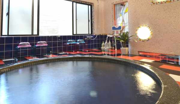 *2016年夏リニューアルしました。60年前のアンティークタイルを生かし、現代風にアレンジしました。