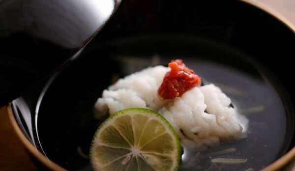 ⑨夏のお料理：「鱧のお吸い物」(一例）