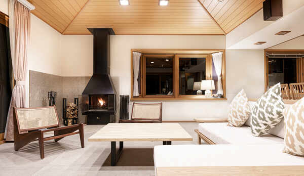 リビング（夜）