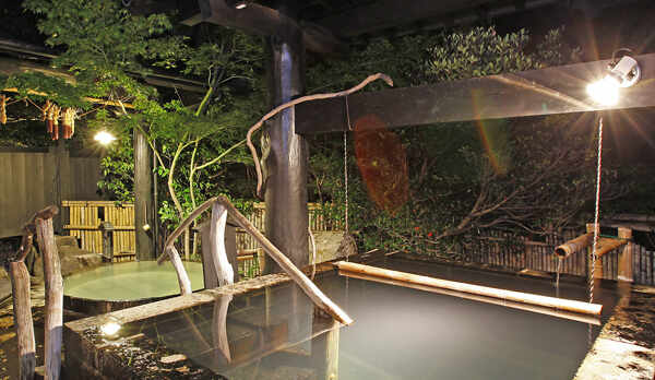 桶湯と１ｍ３５ｃｍの立ち湯