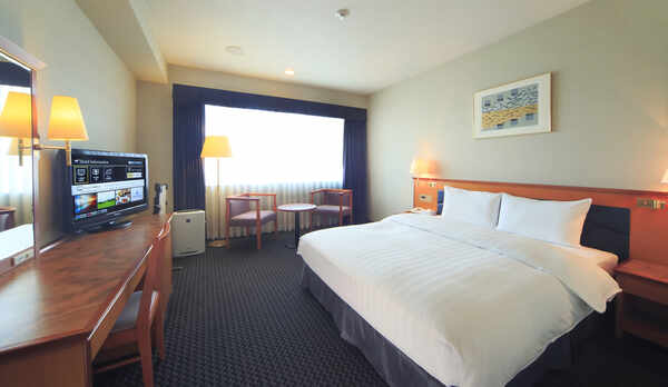 ダブルルーム（広さ23平米）