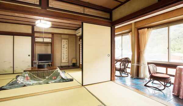 *【和室12畳】広々としたお部屋。家族旅行やグループ旅行におススメ！