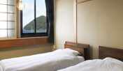 夕陽　禁煙　ベット２台　バス無しトイレ付き