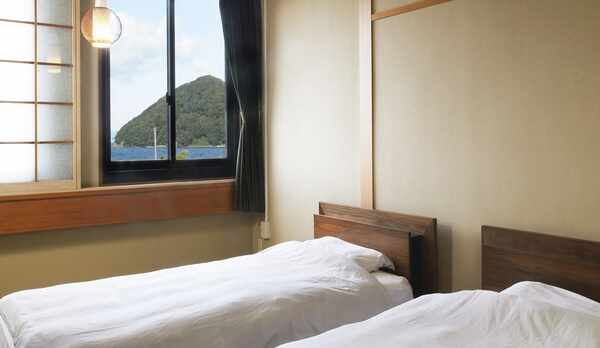 夕陽　禁煙　ベット２台　バス無しトイレ付き