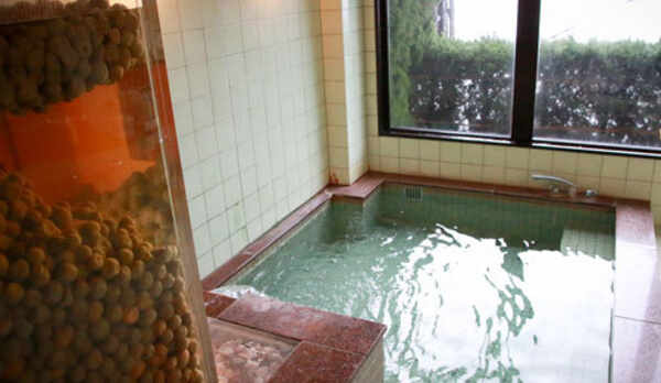 自家栽培の梅がぎっしり！体ポカポカ、お肌スベスベ、自慢の梅風呂。