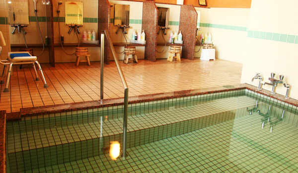 男湯＿洗い場は4つあります！