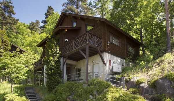 ■連棟型ログ風コテージ外観■