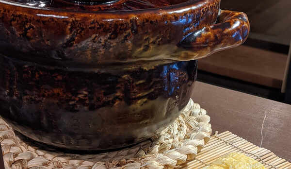 朝食　近江米の土鍋ごはん