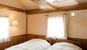 木のぬくもりある洋室は全室ロフト付き
