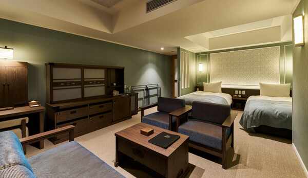 【フォース】ソファで寛ぎ、西部地区を眺める。心と体に安らぎの時間を。