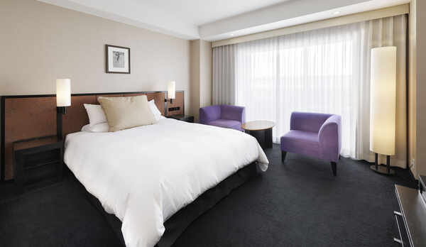 スタンダードダブルルーム（26平米/駅ビル内景観）