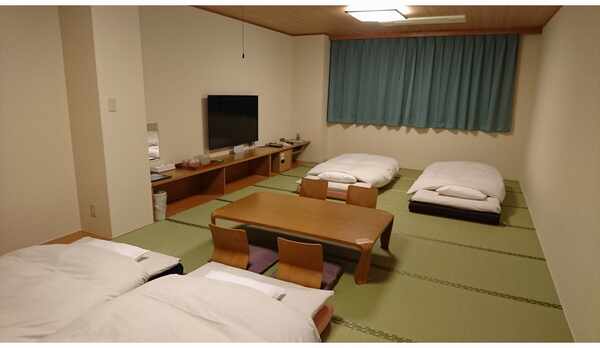 【本館客室】ご家族やお仲間とご利用していただける大部屋もご用意しております。