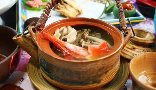 ■夕食＿土瓶蒸し。きのこの美味しさを凝縮♪旨味を引き出した一品です。