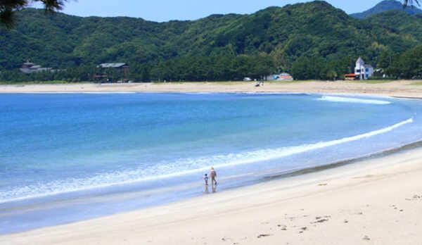 当館より徒歩60秒　弓ヶ浜海水浴場