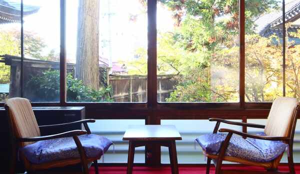 【庭側和室】庭を眺めながらくつろげます