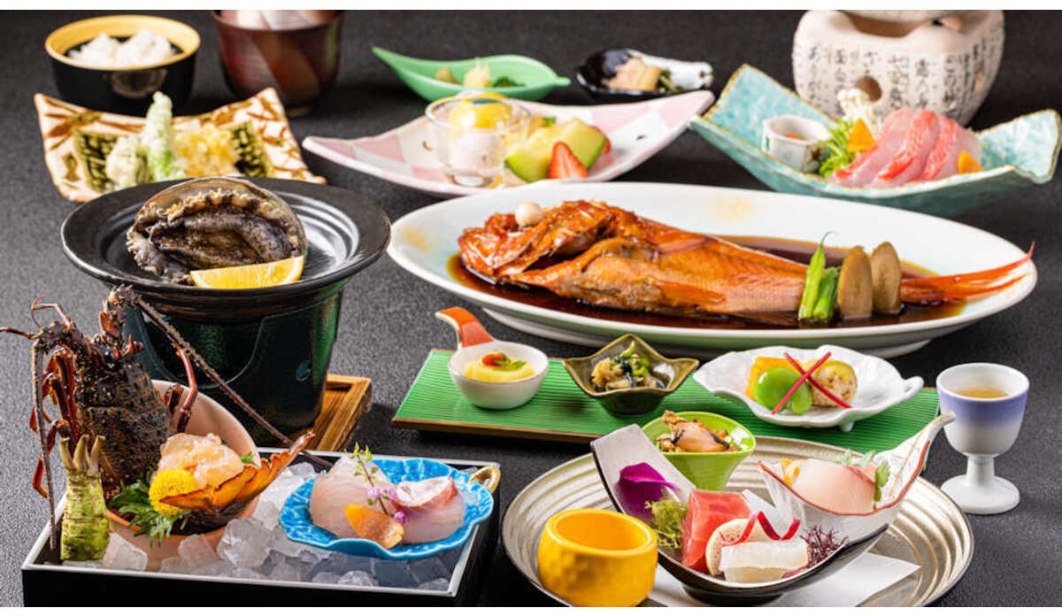 22年春　献立一例（漁師町フルコース）です