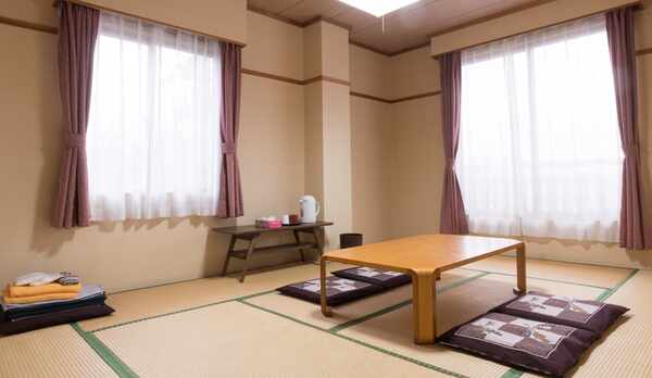 清潔感のあるお部屋で、戸狩の大自然を感じて清々しい朝をお迎えください。