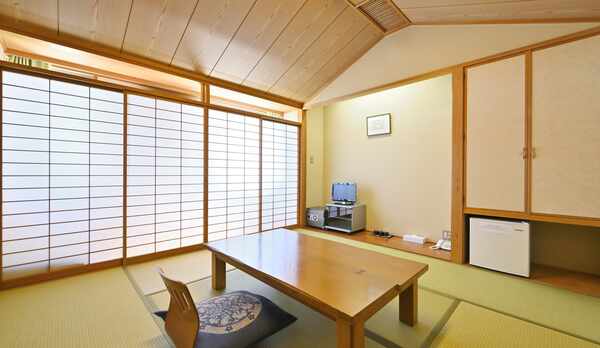 ■【和室8畳】（京間8畳）定員3名