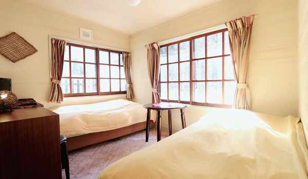 洋室ツイン（バス・トイレ付）