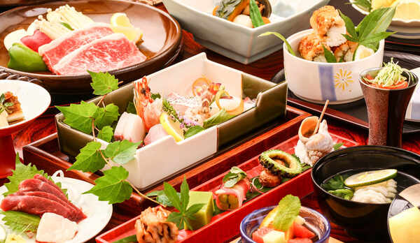 ・彩りよく、味わい豊かなお食事を用意しています