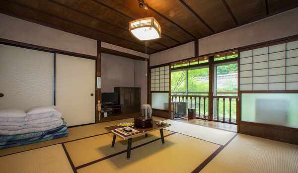 客室一例＜夏＞