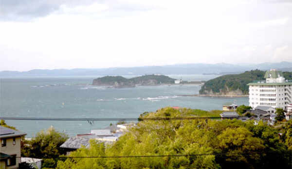 【お部屋からの景色一例】お部屋からは海がご覧いただけます。海を眺めながら寛ぐ贅沢♪