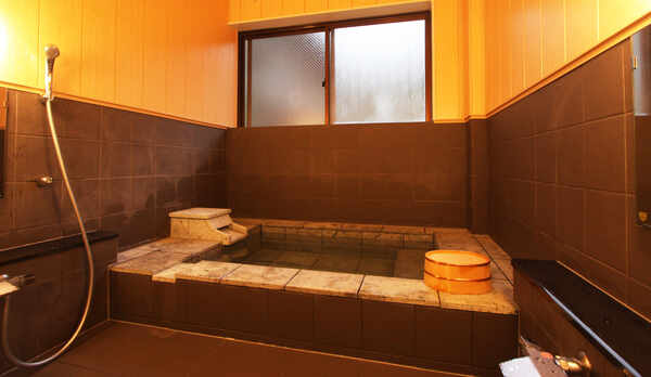 貸切十和田石風呂（予約制、沸かし湯）