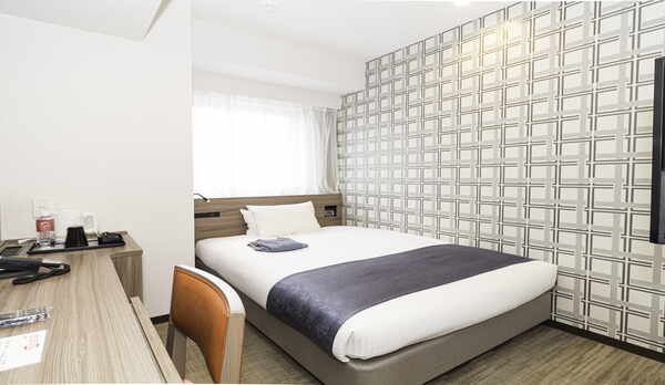 スタンダードシングル【16.3㎡/シャワーブース・トイレ付】※部屋によって若干家具の配置等が異なりま