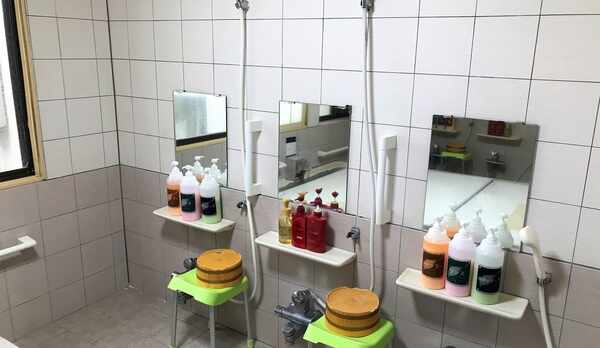 お風呂は間隔をあけて