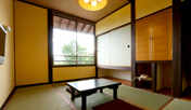 【和室６畳禁煙】シンプルで少しノスタルジックな和の空間です。