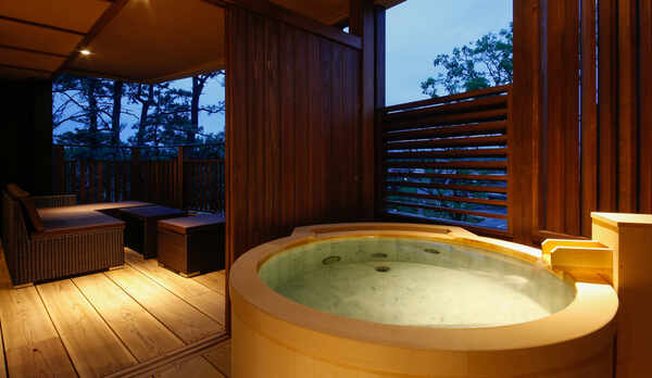 専有露天風呂付客室 TypeA(諭鶴羽山側)