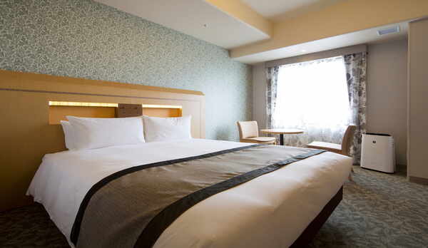 【客室】ダブルルーム（ベッド幅160㎝&times;203㎝）