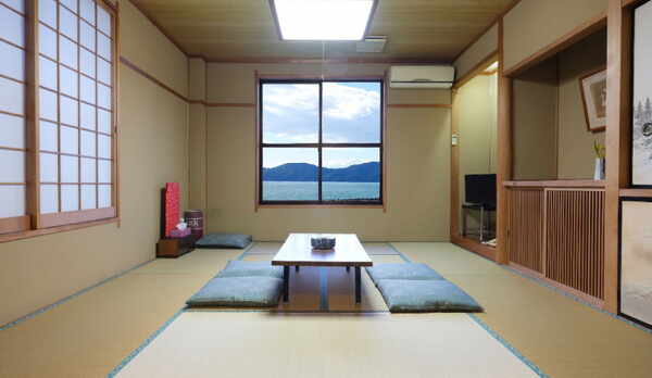 和室10畳（トイレ付き）205号室