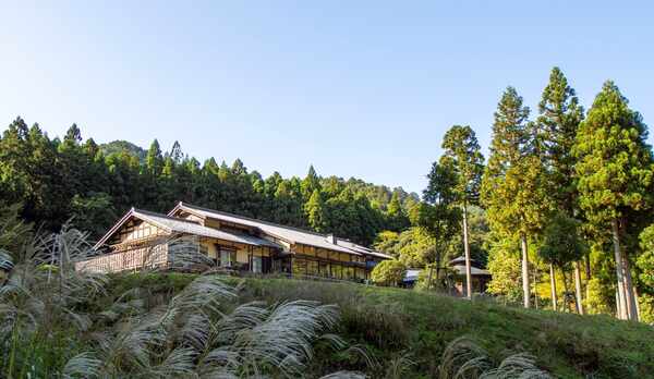 国宝・明通寺の麓にある小さな宿。「五感の先をひらく」松永でしかできない体験をご用意しております。