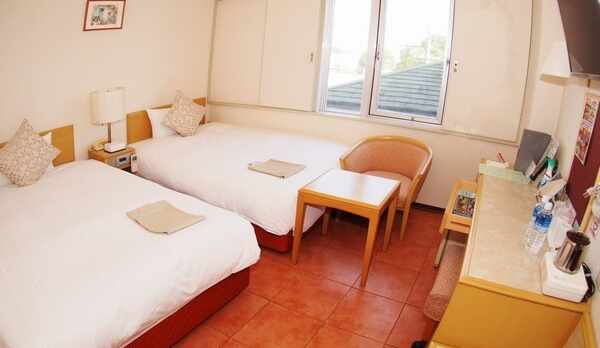 【ツインルーム】メディカルマットレスのセミダブルベッド２台のツインです♪