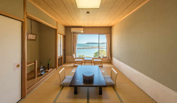 すべての客室から海が見えます。
