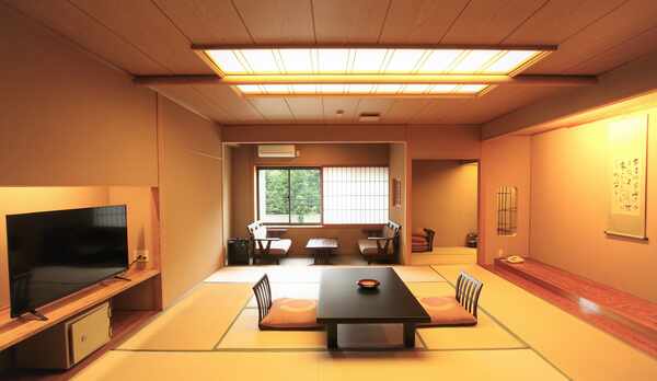 【新館和室／温泉街眺望】和室12.5畳+広縁＋踏込◆シャワー付一例