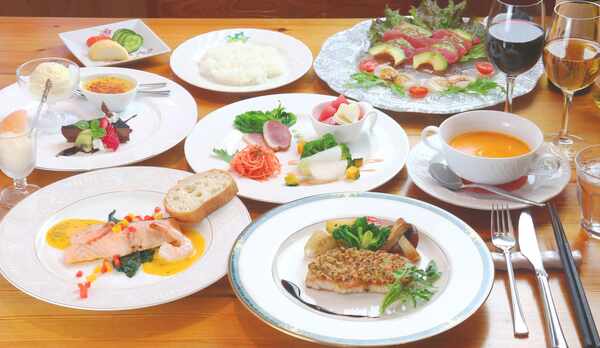 【夕食】フレンチ＆イタリアンをベースにしたコースでおもてなし