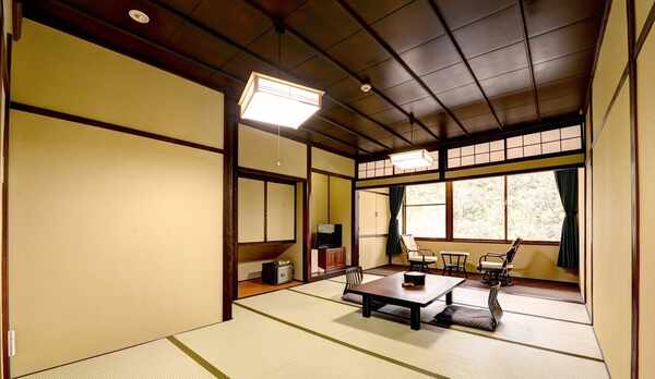 *【和室10畳】※バス・トイレなし