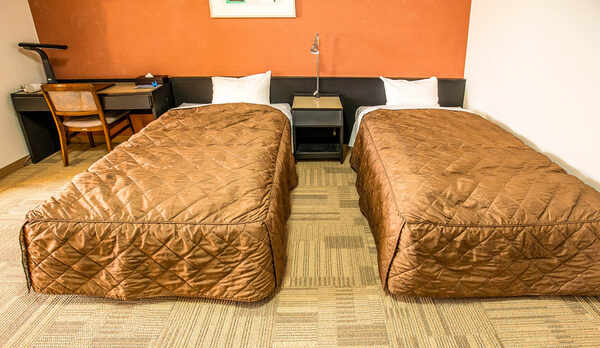 ・【和洋室一例】洋室はベッドを置いてもゆったりとご使用いただけます