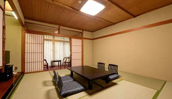 *【和室10畳（東館）】バス・洗浄機付トイレ