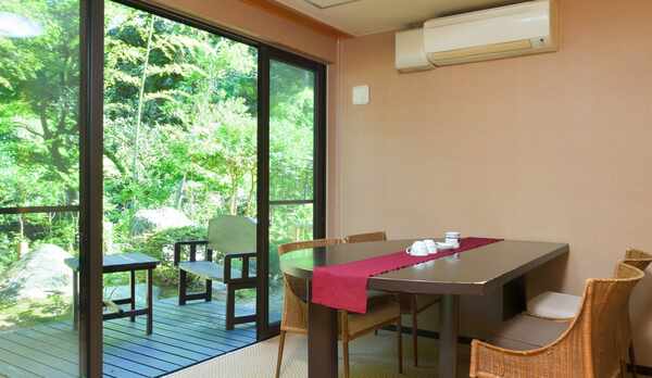 露天風呂付客室（洋間）