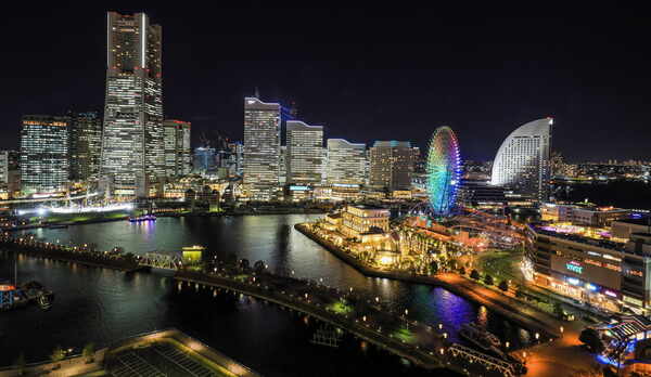 「みなとみらい側」客室からの眺め一例