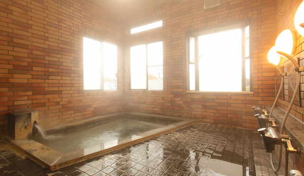 男女別のお風呂はトロトロとなめらかなお肌に優しく美容効果も高い温泉