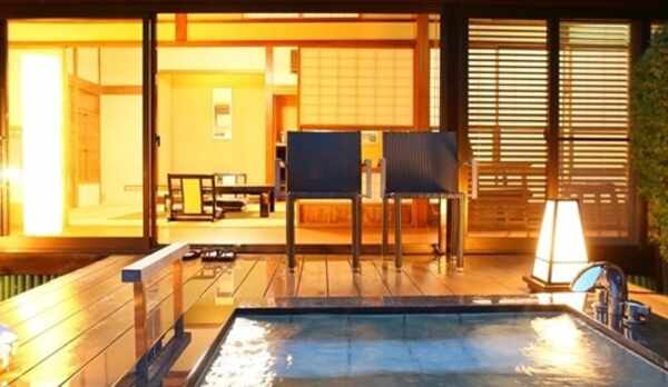 庭園露天風呂付客室　「伊東　緑涌」