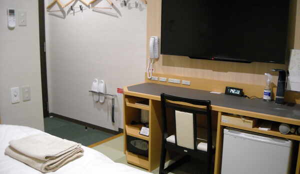 シングルベッドＡタイプ　ベッド幅１４０ＣＭ(本館)又は１２０ＣＭ(東館)のどちらかとなります。