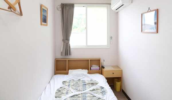 【シングル】民宿では珍しいシングルルーム。一人旅の方に好評です。