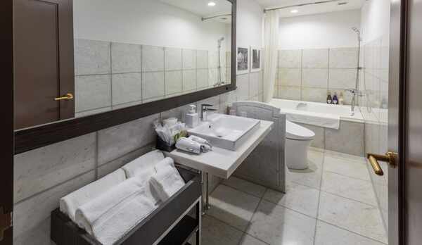 デラックストリプルバスルーム