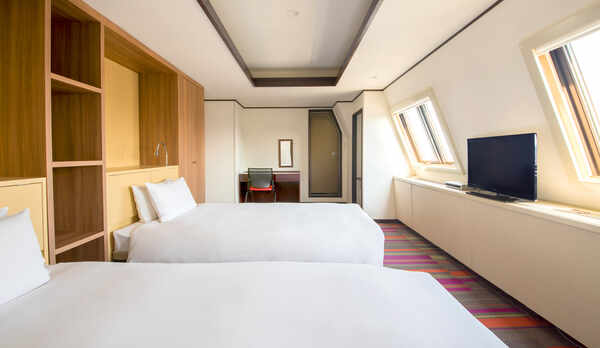 <客室>◆デラックスツイン◆ 24平米【ベッド97cm x 195cm】