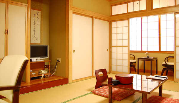 和室10畳または二間続き（禁煙室）
